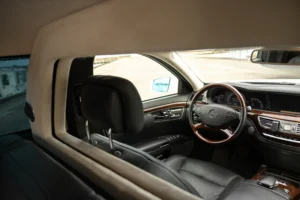 Mercedes-Benz S-Class Strech limousine lisavaade